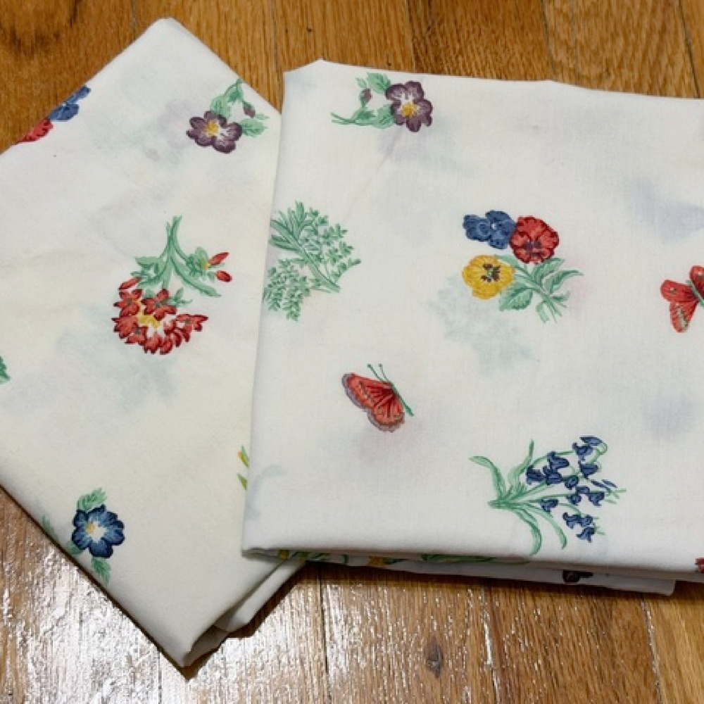 Vintage pair of pillowcases floral and butterflies, Cannon